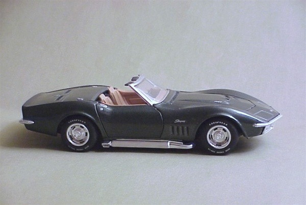 1969 CORVETTE L89 CONVERTIBLE-IVY GREEN METALLIC/SADDLE TAN INTERIOR/TOP  DOWN (1/18) Rare Diecast (fs)